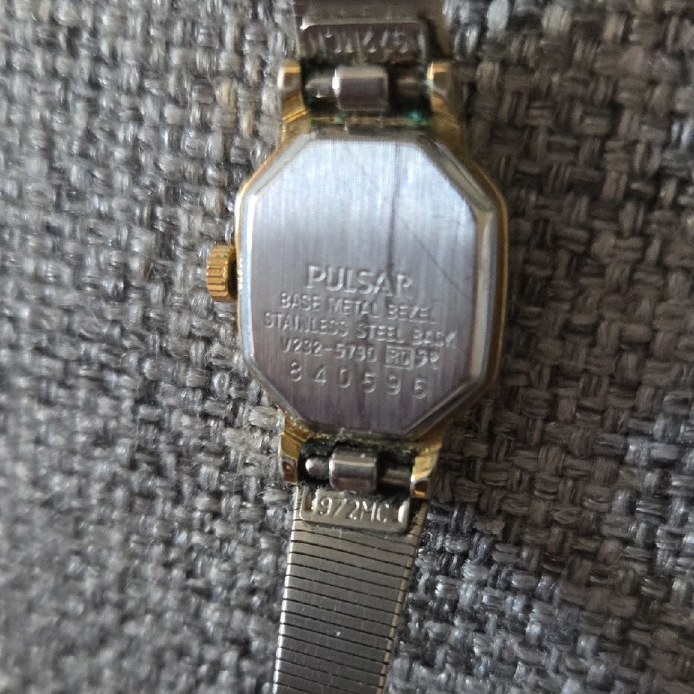 Vintage Pulsar Gold-Tone Quartz Women's Watch - Picture 4 of 8